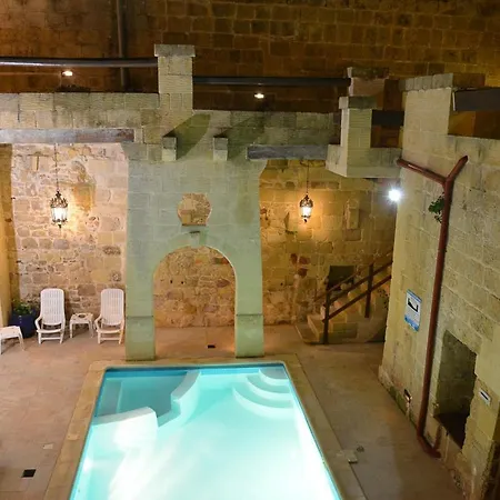 Vittoria Living 3*