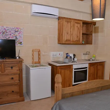Vittoria Living Victoria
